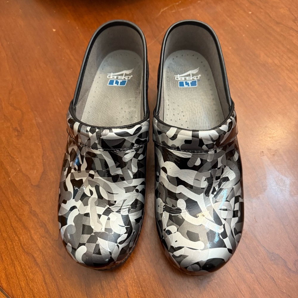 Women’s Dansko Black and Gray Pattern slip on nursing clogs size 42